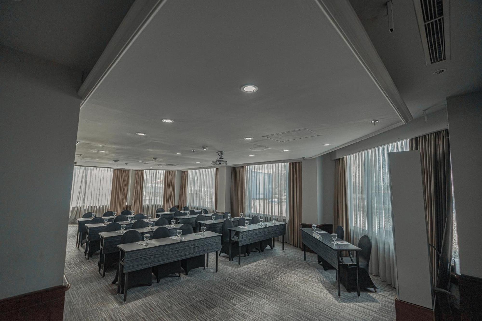 Hotel Kimaya Slipi Jakarta By Harris Εξωτερικό φωτογραφία