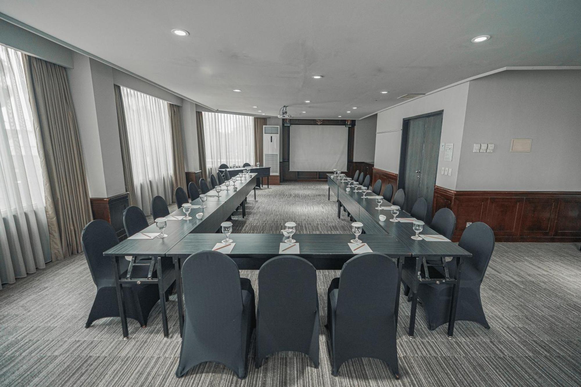 Hotel Kimaya Slipi Jakarta By Harris Εξωτερικό φωτογραφία