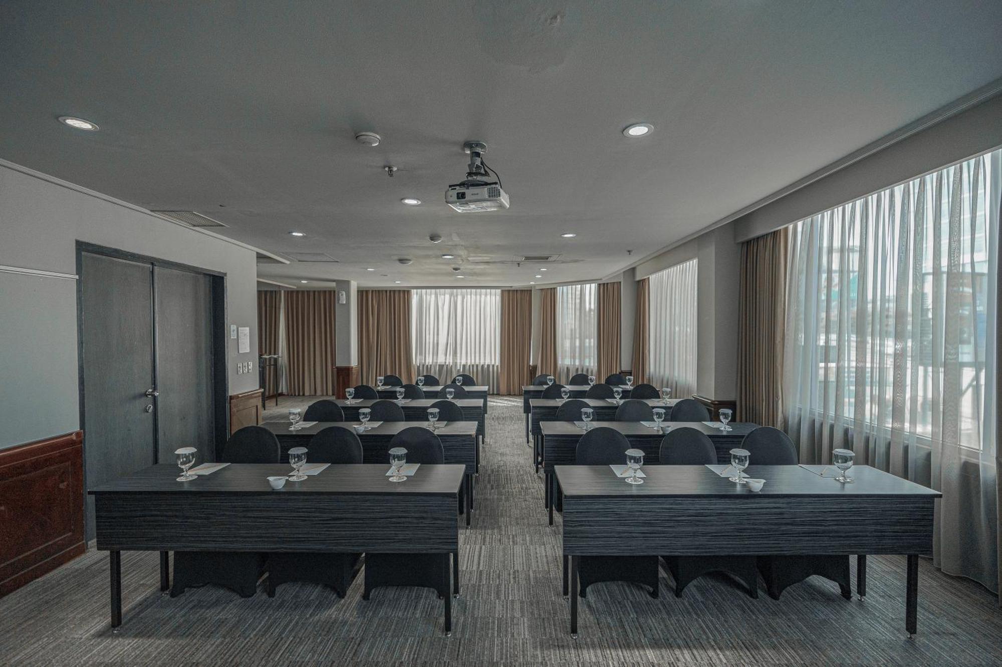 Hotel Kimaya Slipi Jakarta By Harris Εξωτερικό φωτογραφία